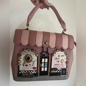 Vendula London Beauty Lounge storefront bag
